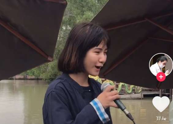 抖音很火的泰国歌曲 抖音上很火的泰国小姐姐叫什么唱的歌是什么