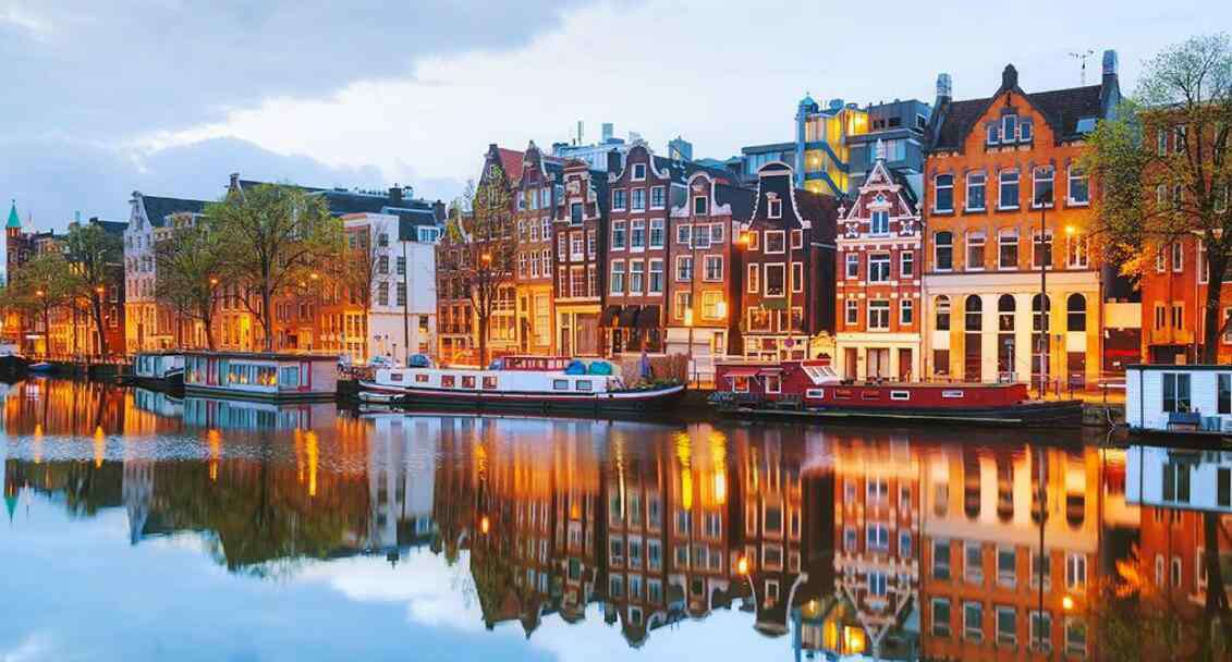 荷兰红灯区 阿姆斯特丹红灯区旅游要被禁了，理由是……