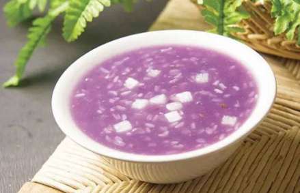 紫薯粥的功效与作用 紫薯减肥法1周掉10斤 紫薯粥的热量是多少