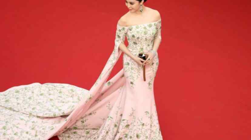 周润发干女儿 女星与干爹秘事同床50次 其中居然有她？