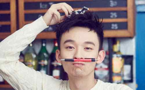 董子健的家世 董子健家庭背景惊呆众人 难怪娱乐圈资源了得只因亲妈太强大