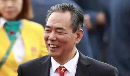 刘国梁卸任总教练原因 蔡振华卸任 带出了刘国梁孔令辉的他 为何却折在足球上？