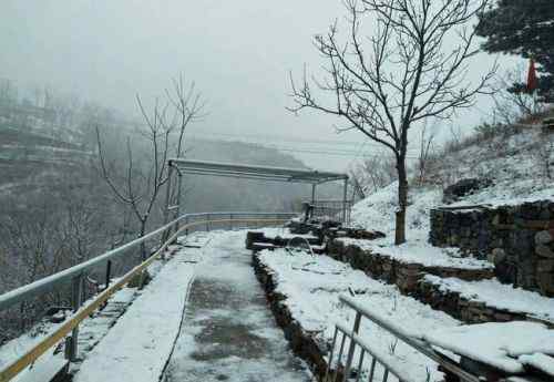 北京大雪图片 北京多地下雪什么情况？已经4月了北京为什么还在下雪现场图曝光