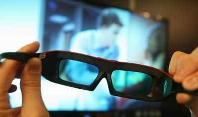 电影院3d眼镜 必须自备3D眼镜看电影 否则你有可能连屏幕都看不清