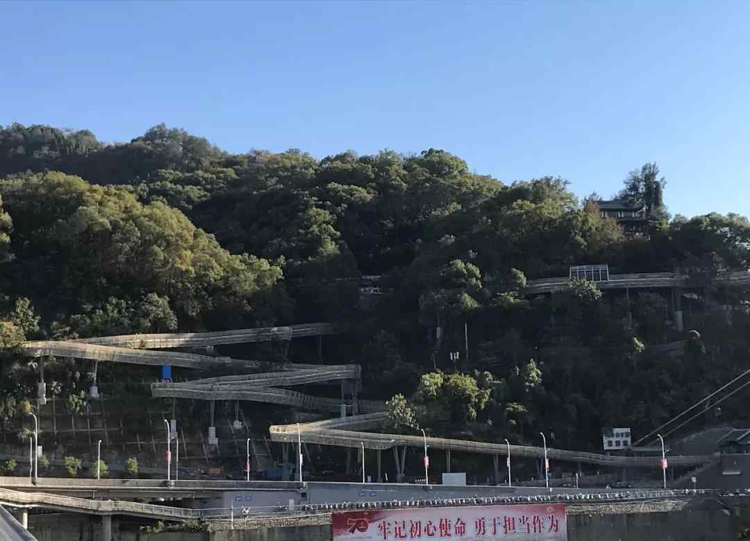 南平九峰山 南平九峰山空中栈道今日试开放 41岁的九峰山公园添新景