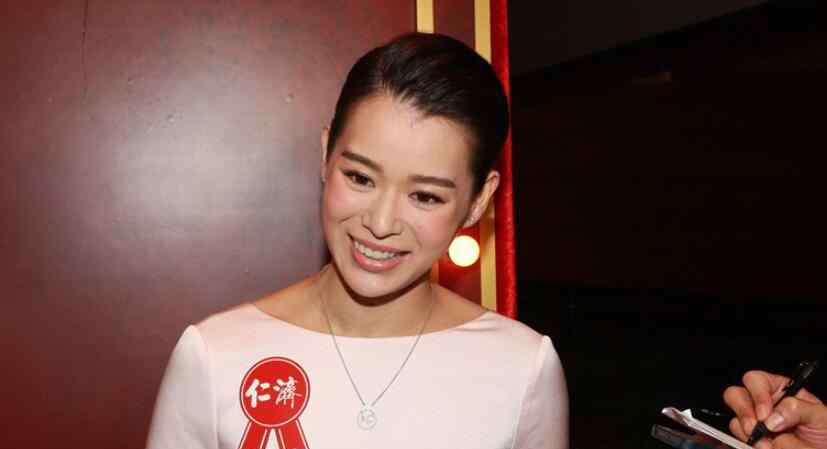 黄宗泽和胡杏儿 胡杏儿黄宗泽不拉窗帘 与胡杏儿拥吻不雅照曝光