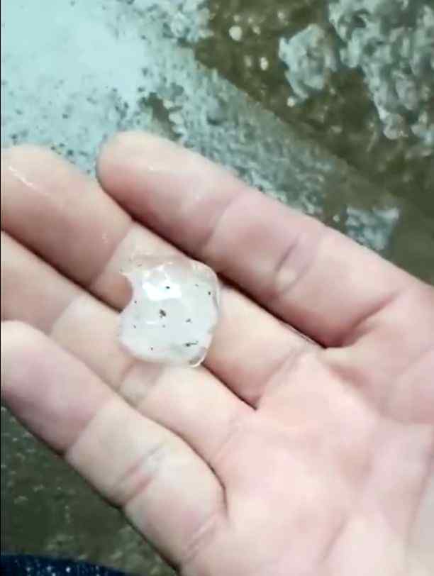 永泰青龙瀑布 冰雹冰雹大冰雹！永泰正在下个头特别大！市区的你肯定想象不到！