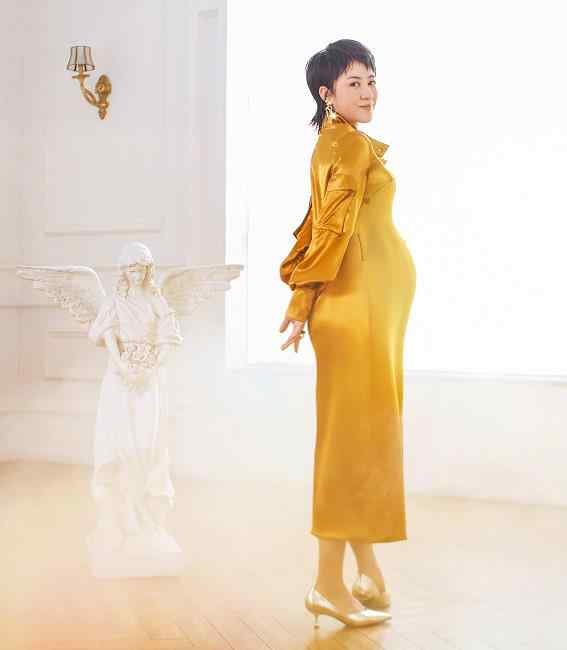 女人怀孕几个月生孩子 马丽孕肚写真图片曝光 马丽怀孕几个月了什么时候生怀的男孩女孩