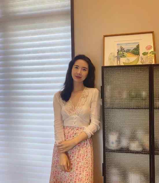 花花是谁 花花董花花是谁个人资料照片 花花董花花老公是蒋凡吗
