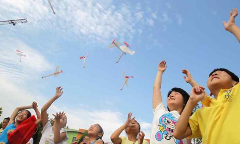 谢祖隆恩 小学生名叫“谢祖隆恩” 妹妹的名字更加牛逼