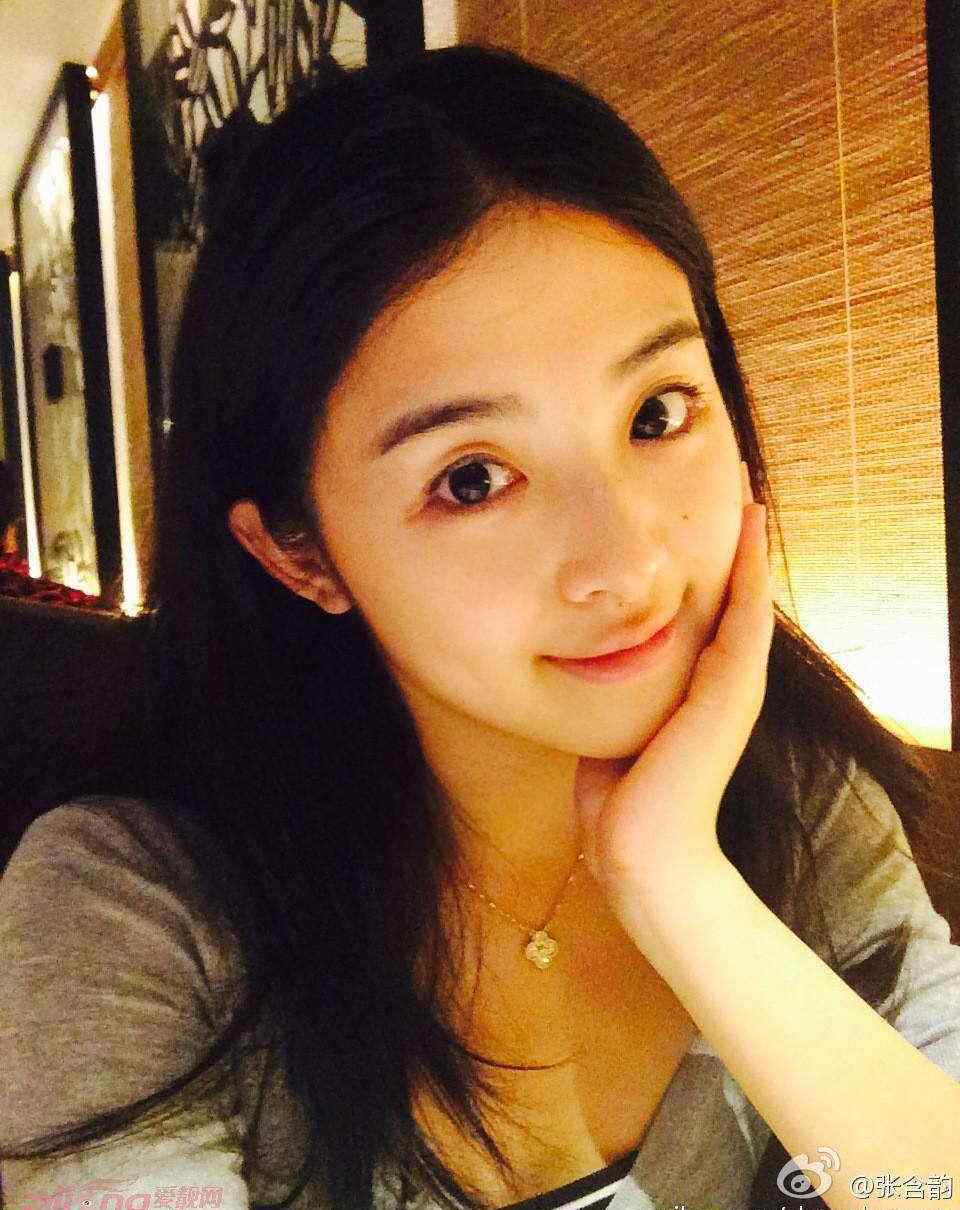 张含韵被潜规则 张含韵车内痛哭 揭被潜规则内幕认刘德华当干爹