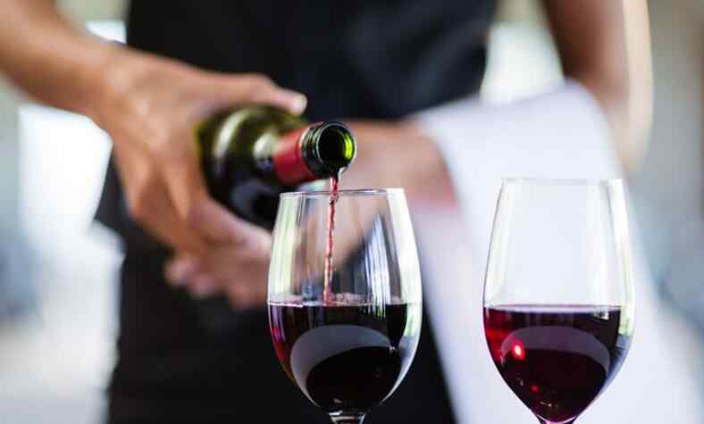 自酿葡萄酒危害 自制葡萄酒的危害 葡萄酒还是到超市买比较好？