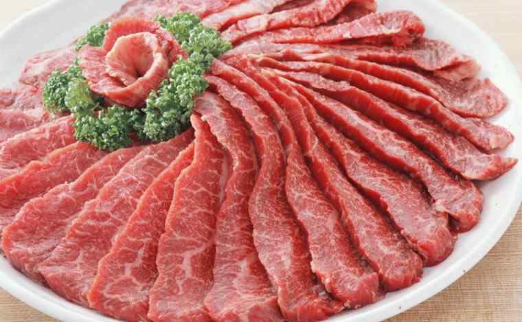 垃圾场挖冻肉销售 垃圾场挖冻肉销售 挖出来的冻肉被销售到不同的地方