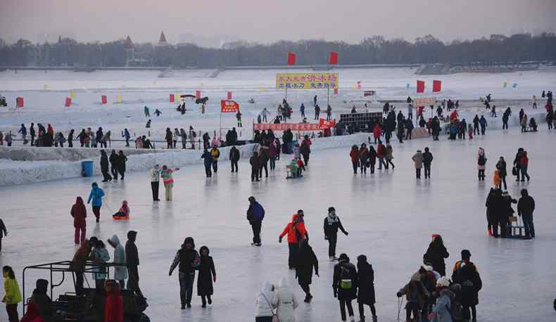 国内冬季旅游景点推荐 国内冬季旅游景点排行 雪国哈尔滨美轮美奂