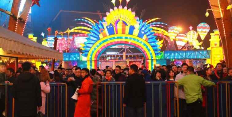 北京欢乐谷门票价格 2018北京欢乐谷门票多少钱 欢乐谷免票规则是什么
