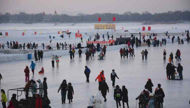 月亮湾滑雪场 中国十大滑雪场排名 冬天滑雪必去的胜地