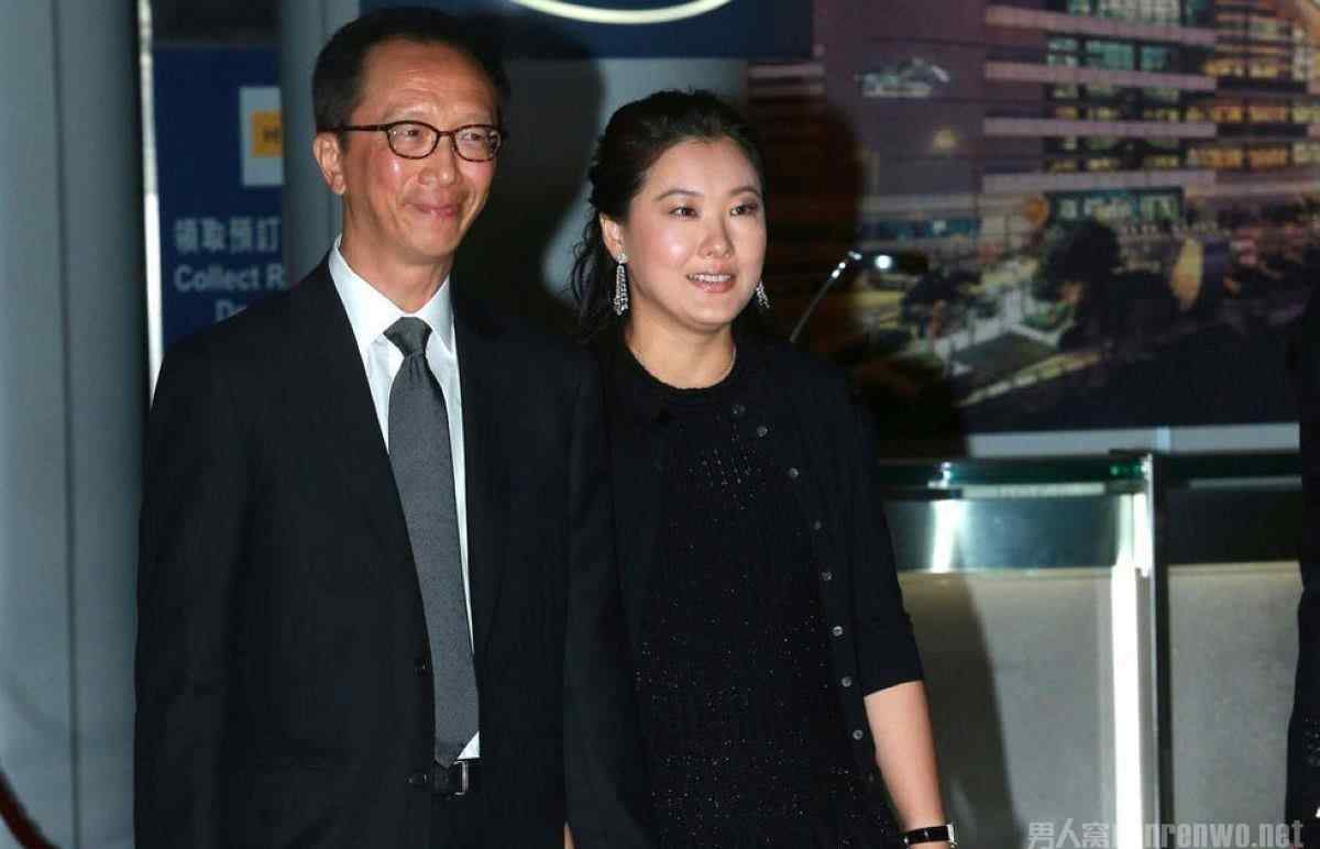 伏明霞年龄 伏明霞被传离婚，相差26岁却携手16年