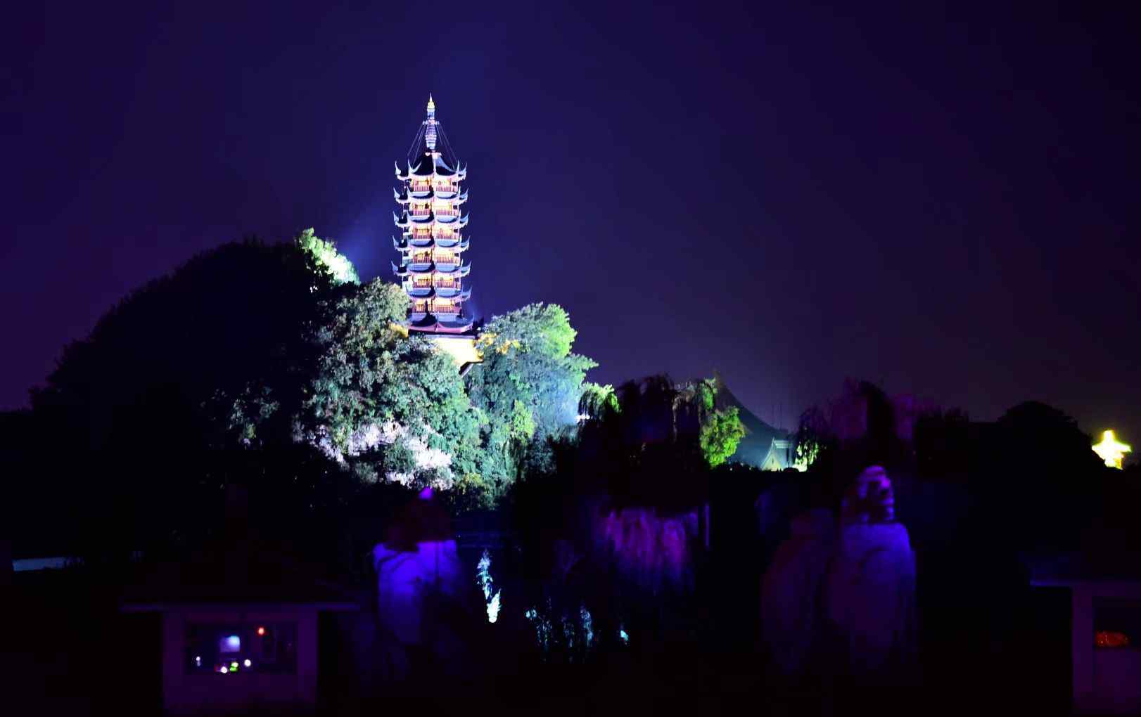 镇江白蛇传水景秀 镇江水景秀