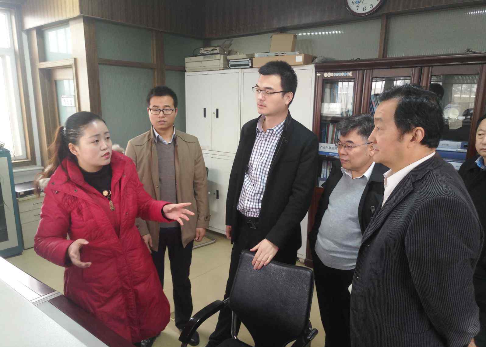 陕西省气象局 陕西省气象局巡视员、现改办主任谢双亭一行来我县检查指导气象现代化工作