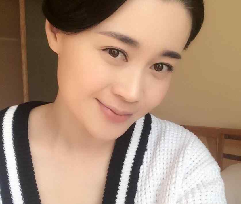 大广播扮演者关婷娜 关婷娜高领不雅照 曾饰演赵本山的老婆 （图片）