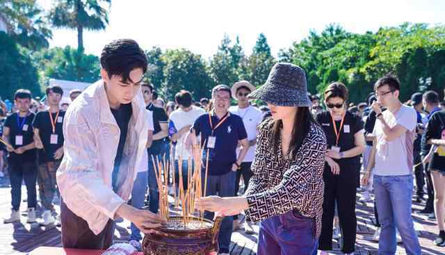 刘启恒 电视剧《青春须早为》开机 胡一天携钟楚曦点燃90后青春