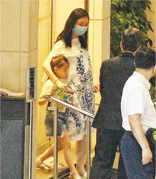 朱丽倩疑再怀孕 朱丽倩疑再怀孕 这胎是个儿子？