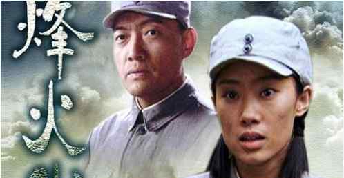 白凯南怎么不火了 冯巩“女儿” 杨幂同学 出道10年都没走红 却在春晚跷二郎腿爆红