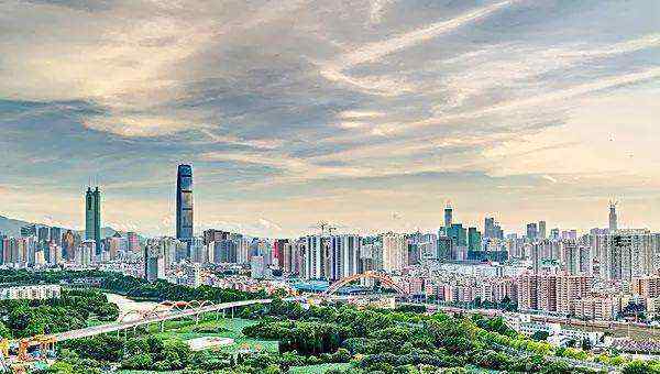 深圳市有6个区,分成关内和关内关外,关内4个,分别是深圳福田
