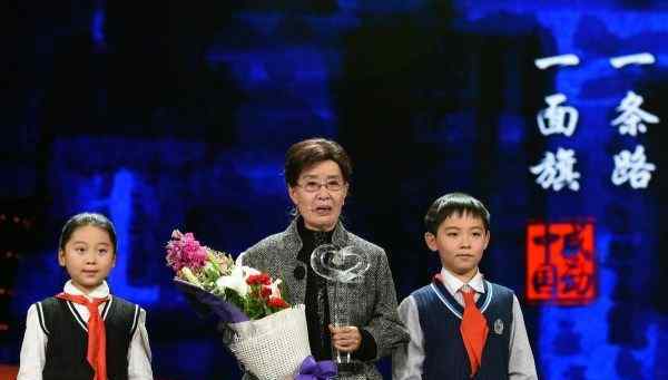 感动中国2015年度人物 感动中国2015年度人物：阎肃大师精神永存