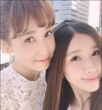 李多海整容失败 李多海着白镂空裙性感十足 被吐槽整容失败又美回来了