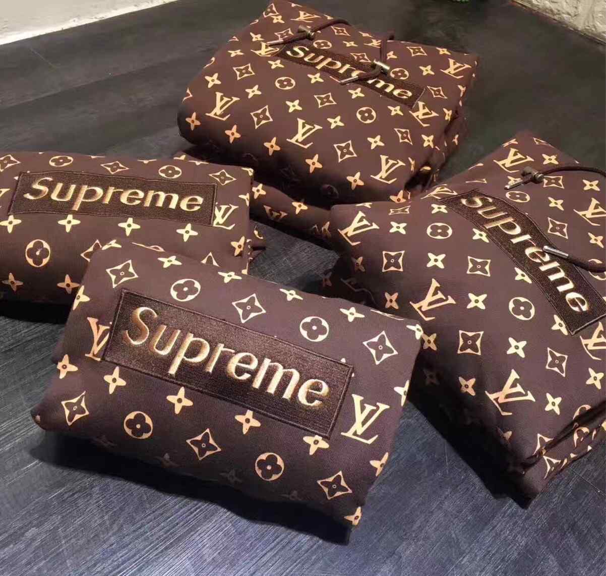 supreme帽子 限量Supreme LV 2017连帽卫衣