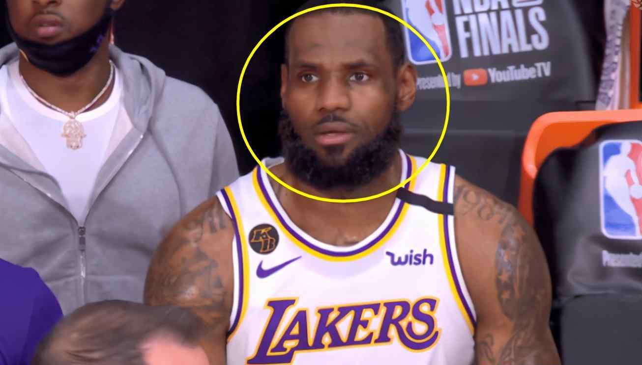 nba总冠军奖杯 湖人捧起总冠军奖杯致敬科比 NBA总冠军荣誉属于湖人，更属于科比