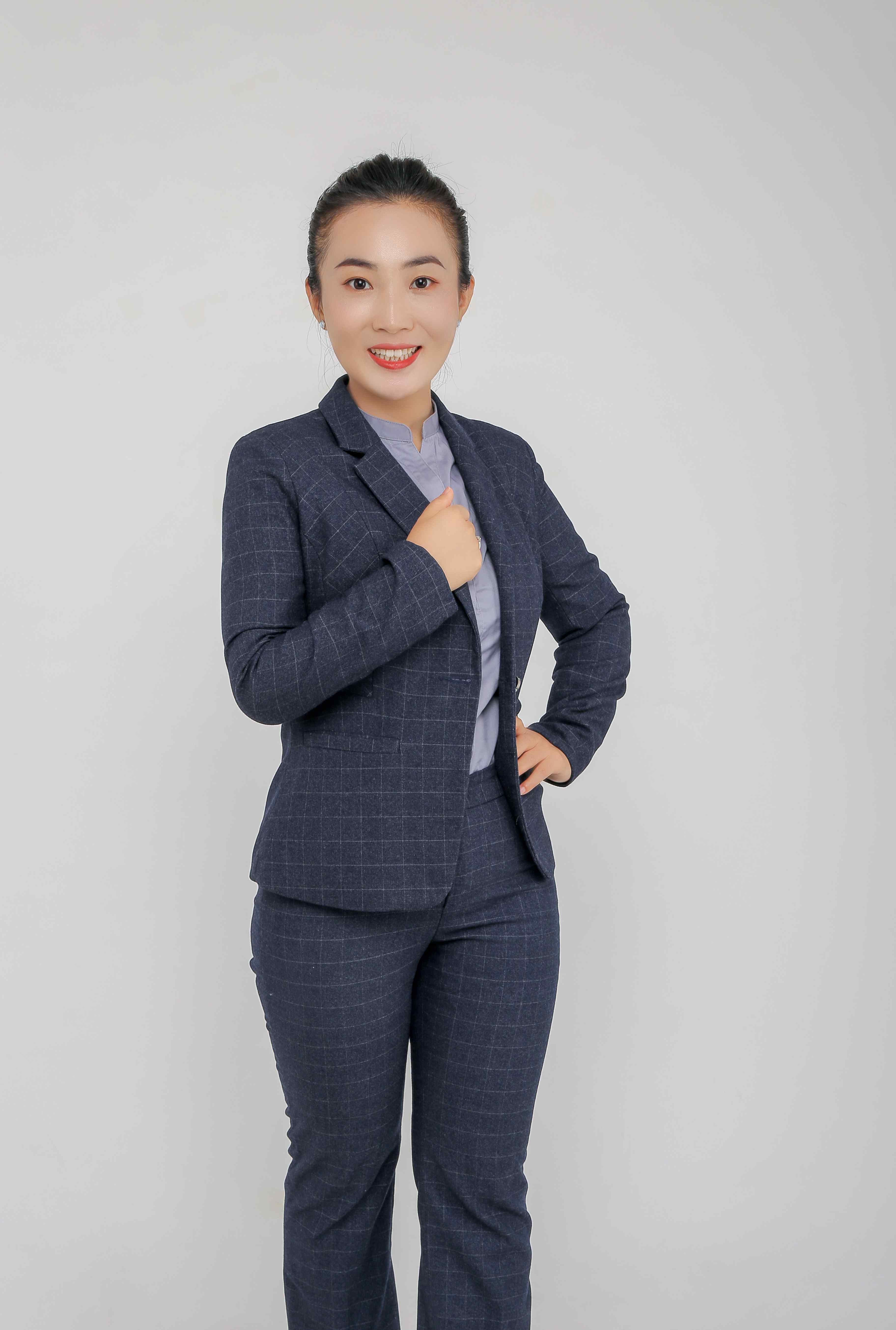 蔡艳艳 嗨！我们班的大美女