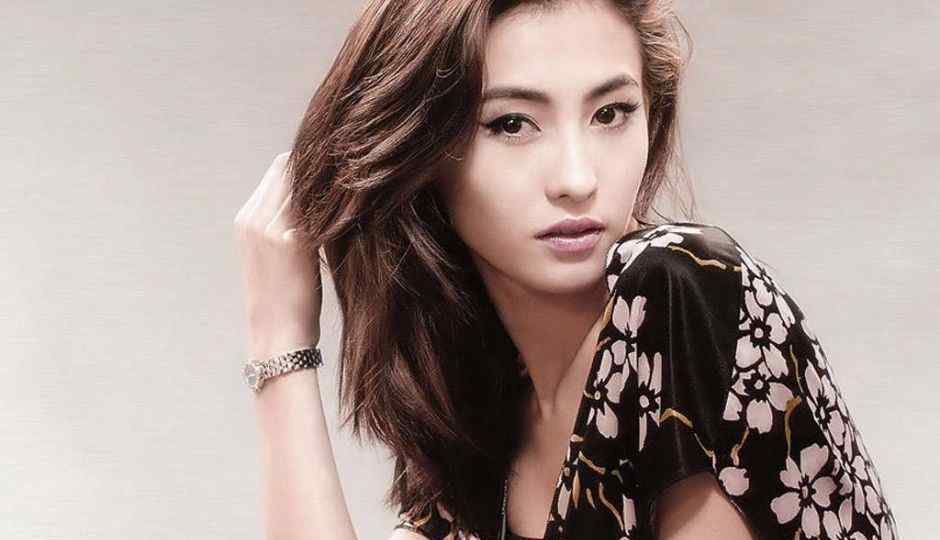 张豪龙 张柏芝小儿子首曝 小腿粗圆似巨婴弟弟张豪龙陪伴左右