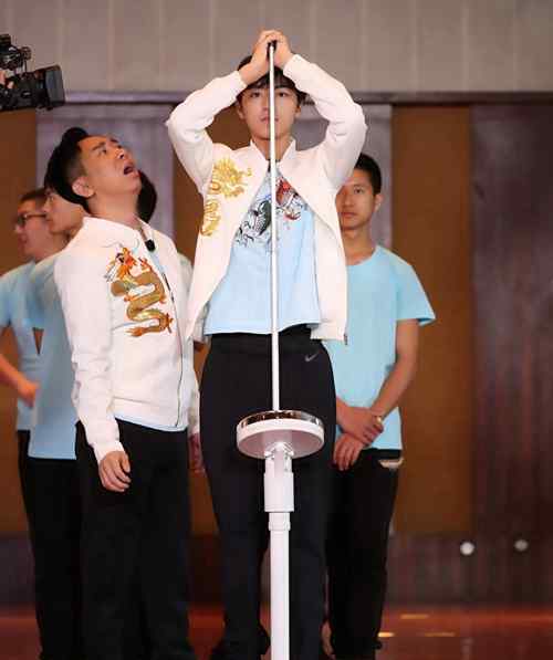 明星真实身高 王俊凯身高1米82是真实的吗? 揭秘娱乐圈明星真实身高