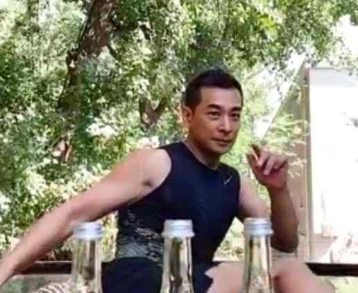 玛丽亚凯莉海豚音 凯莉海豚音开瓶盖引热议 社会我牛姐获一片赞声