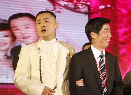 周立波婚礼崔永元视频 崔永元大闹周立波婚礼现场视频，崔永元赠新娘“一时糊涂”！