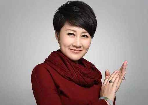 张凯丽的女儿 张凯丽全家福近照，公开亮相老公相片，23岁女儿好漂亮！