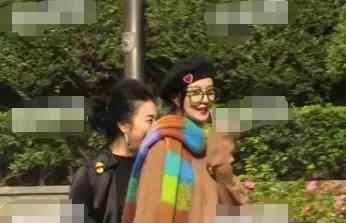 范冰冰母女 范冰冰一家高调现身机场 围巾母女俩轮流带鸽子蛋实力抢镜