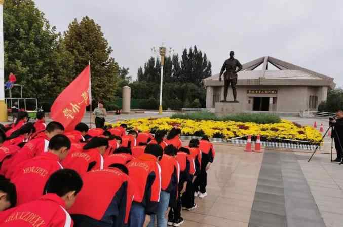 董振堂 【弘扬振堂精神  传承红色基因】“以国之名悼念,以历史之名缅怀”——公祭董振堂烈士纪念活动在振堂广…