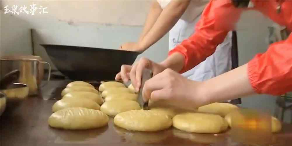 打月饼 玉泉故事汇|曾经的老呼市人是如何过中秋的？这才是“打月饼”的正确姿势