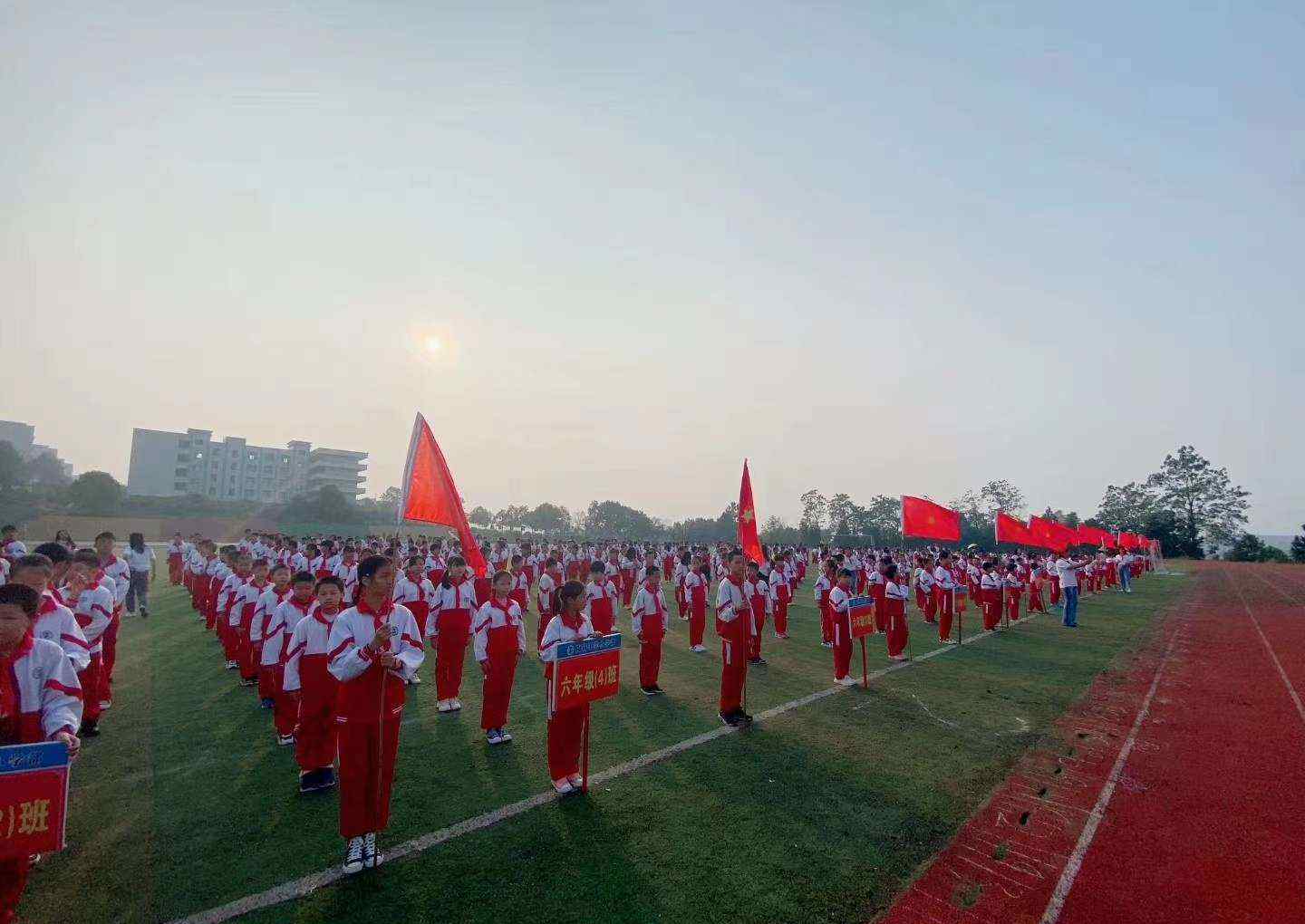 永州陶铸中学 红领巾心向党——永州陶铸中学小学部开展纪念少先队建队71周年主题活动