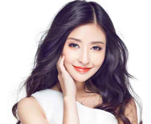 来来往往长发 额头窄女生好看的长发发型 修饰额头就太适合了