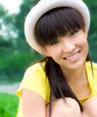 白静照片 白静时尚发型图片 示范清纯女神发型扎法