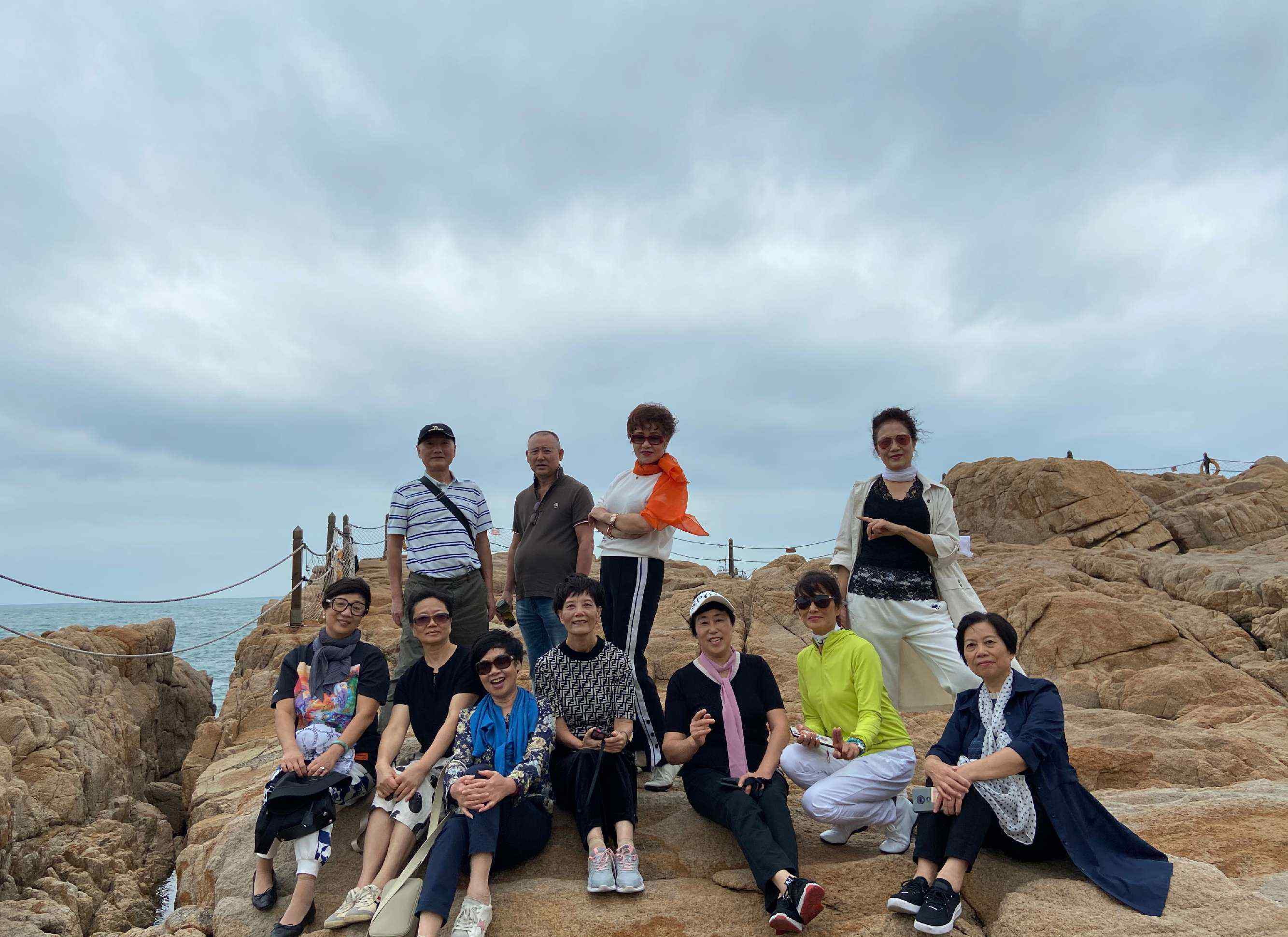 贵安温泉 福建贵安温泉旅游度假村，休闲游一路逛景区三仿七巷，平流尾地质公园，海边景点风浪很大飘起来