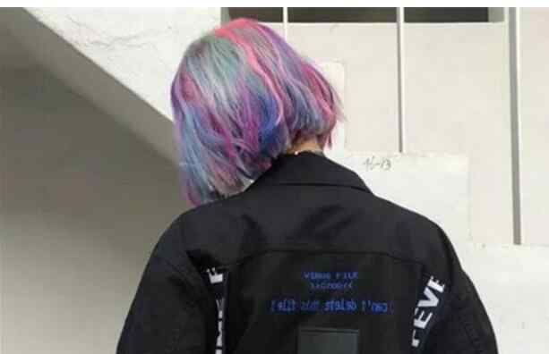 极光色 时尚极光色动感少女短发发型欣赏
