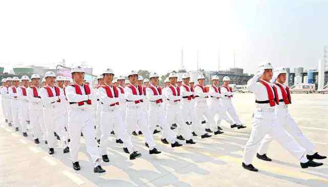 南海救115 10月1日，祖国最南端的南沙海域“南海救115”轮举行升旗仪式