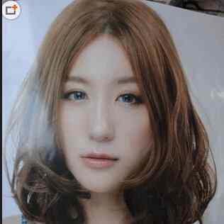 脸小的女生适合什么样的发型 脸小头发少的女生适合什么样的发型