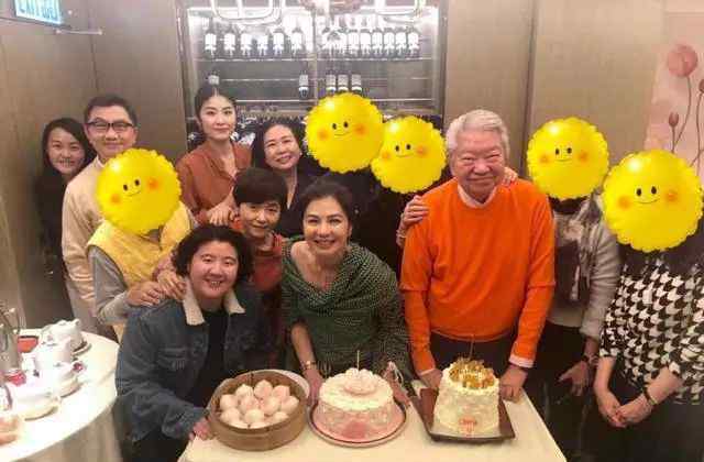 钟楚红图片 60岁钟楚红不服老 红生日宴照片保养秘诀太厉害60岁近照