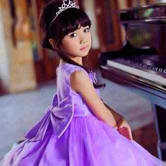 最简单的小公主头扎法 儿童公主头扎法效果图 变漂亮小公主就这样扎发型